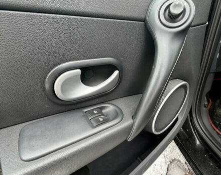 Черный Рено Клио, объемом двигателя 1.6 л и пробегом 221 тыс. км за 5500 $, фото 9 на Automoto.ua