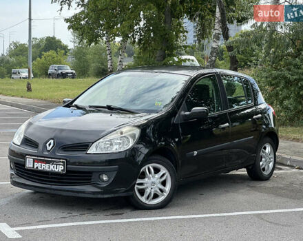Черный Рено Клио, объемом двигателя 1.6 л и пробегом 221 тыс. км за 5499 $, фото 2 на Automoto.ua