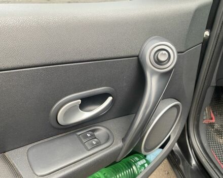 Черный Рено Клио, объемом двигателя 1.4 л и пробегом 310 тыс. км за 5300 $, фото 9 на Automoto.ua