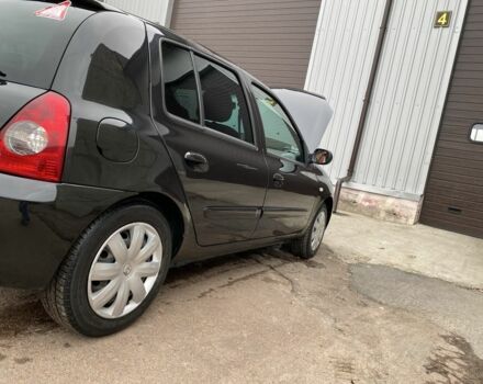 Черный Рено Клио, объемом двигателя 1.1 л и пробегом 220 тыс. км за 3900 $, фото 3 на Automoto.ua