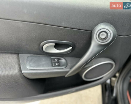 Черный Рено Клио, объемом двигателя 1.6 л и пробегом 221 тыс. км за 5499 $, фото 6 на Automoto.ua