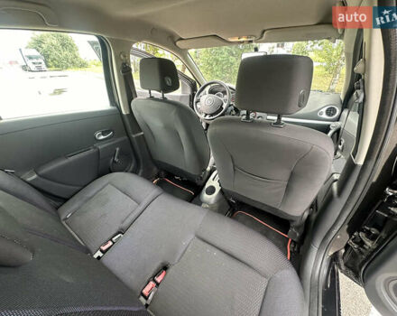 Черный Рено Клио, объемом двигателя 1.6 л и пробегом 221 тыс. км за 5499 $, фото 22 на Automoto.ua