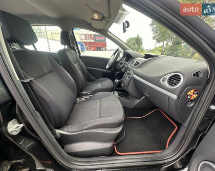 Черный Рено Клио, объемом двигателя 1.6 л и пробегом 221 тыс. км за 5499 $, фото 27 на Automoto.ua