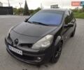 Черный Рено Клио, объемом двигателя 2 л и пробегом 228 тыс. км за 5600 $, фото 1 на Automoto.ua