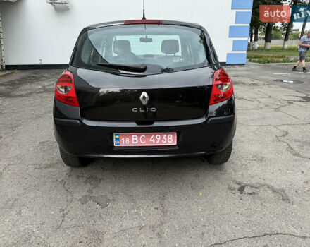 Черный Рено Клио, объемом двигателя 1.6 л и пробегом 235 тыс. км за 6600 $, фото 6 на Automoto.ua