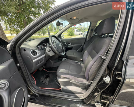 Черный Рено Клио, объемом двигателя 1.6 л и пробегом 221 тыс. км за 5499 $, фото 13 на Automoto.ua