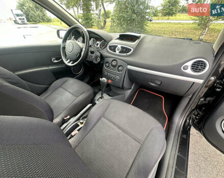 Черный Рено Клио, объемом двигателя 1.6 л и пробегом 221 тыс. км за 5499 $, фото 29 на Automoto.ua