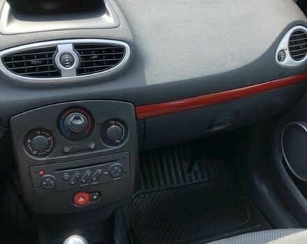 Черный Рено Клио, объемом двигателя 1.1 л и пробегом 282 тыс. км за 4000 $, фото 5 на Automoto.ua