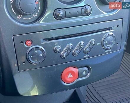 Черный Рено Клио, объемом двигателя 1.6 л и пробегом 272 тыс. км за 5490 $, фото 16 на Automoto.ua