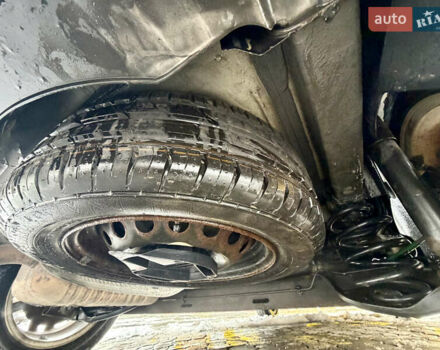 Черный Рено Клио, объемом двигателя 1.6 л и пробегом 221 тыс. км за 5500 $, фото 17 на Automoto.ua