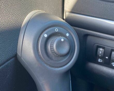 Черный Рено Клио, объемом двигателя 1.6 л и пробегом 275 тыс. км за 5500 $, фото 8 на Automoto.ua