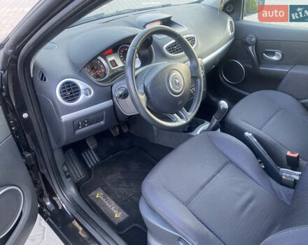 Черный Рено Клио, объемом двигателя 1.2 л и пробегом 181 тыс. км за 4450 $, фото 10 на Automoto.ua