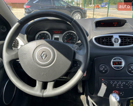 Черный Рено Клио, объемом двигателя 1.2 л и пробегом 181 тыс. км за 5300 $, фото 16 на Automoto.ua