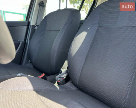 Черный Рено Клио, объемом двигателя 1.2 л и пробегом 181 тыс. км за 5300 $, фото 10 на Automoto.ua