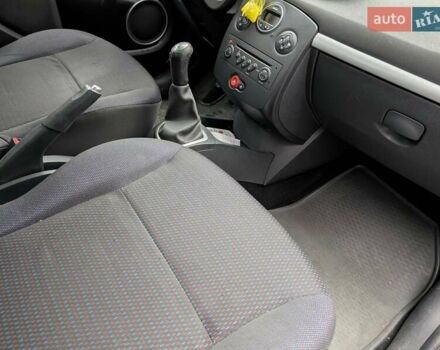 Чорний Рено Кліо, об'ємом двигуна 1.39 л та пробігом 156 тис. км за 4300 $, фото 13 на Automoto.ua