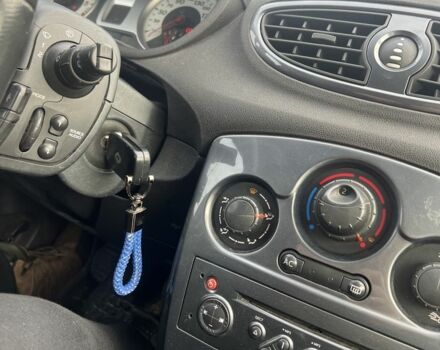 Черный Рено Клио, объемом двигателя 1.5 л и пробегом 260 тыс. км за 4800 $, фото 7 на Automoto.ua