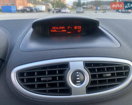 Черный Рено Клио, объемом двигателя 1.2 л и пробегом 181 тыс. км за 4450 $, фото 14 на Automoto.ua