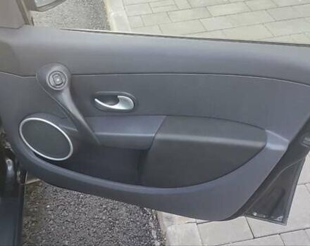 Черный Рено Клио, объемом двигателя 1.2 л и пробегом 273 тыс. км за 4699 $, фото 7 на Automoto.ua