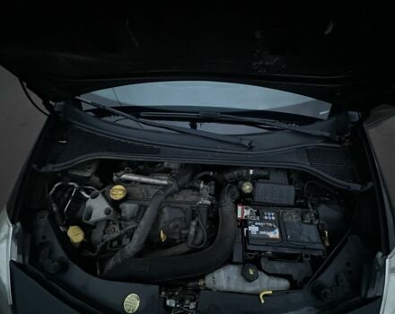 Черный Рено Клио, объемом двигателя 1.5 л и пробегом 230 тыс. км за 5000 $, фото 9 на Automoto.ua