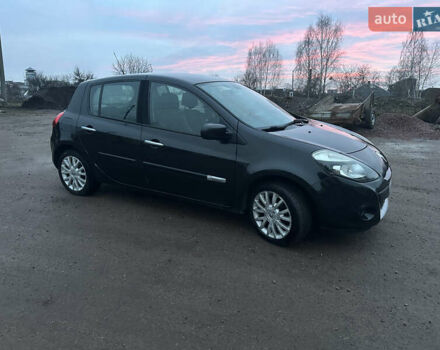 Черный Рено Клио, объемом двигателя 1.46 л и пробегом 230 тыс. км за 5000 $, фото 1 на Automoto.ua