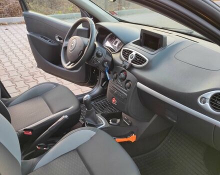 Черный Рено Клио, объемом двигателя 1.5 л и пробегом 182 тыс. км за 6500 $, фото 5 на Automoto.ua