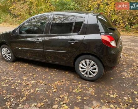 Рено Клио 2011 в Житомире на Automoto.ua Черный Рено Клио, объемом двигателя 1.5 л и пробегом 300 тыс. км за 3650 $, фото 6 на Automoto.ua