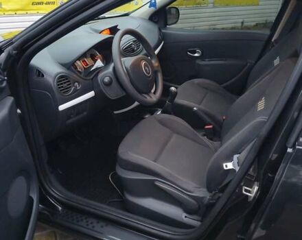 Черный Рено Клио, объемом двигателя 1.2 л и пробегом 185 тыс. км за 5800 $, фото 11 на Automoto.ua