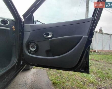 Черный Рено Клио, объемом двигателя 1.5 л и пробегом 163 тыс. км за 6700 $, фото 4 на Automoto.ua