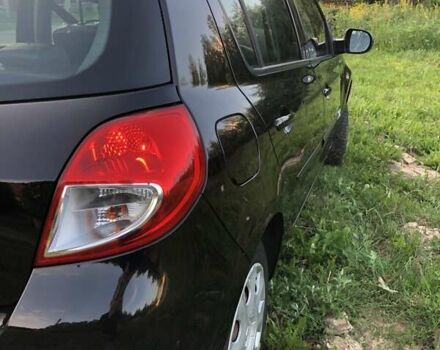 Черный Рено Клио, объемом двигателя 1.6 л и пробегом 214 тыс. км за 6900 $, фото 2 на Automoto.ua