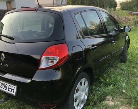 Черный Рено Клио, объемом двигателя 1.6 л и пробегом 214 тыс. км за 6900 $, фото 3 на Automoto.ua