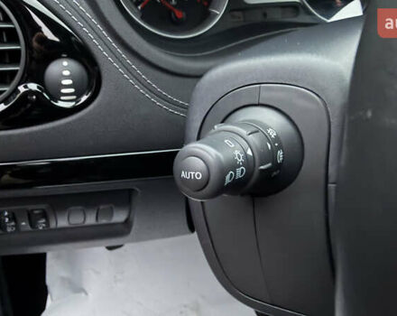 Черный Рено Клио, объемом двигателя 1.2 л и пробегом 240 тыс. км за 5750 $, фото 39 на Automoto.ua