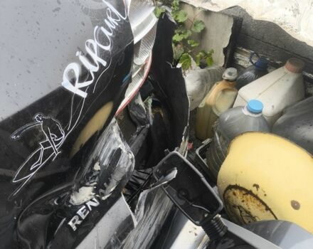 Черный Рено Клио, объемом двигателя 1.5 л и пробегом 340 тыс. км за 1750 $, фото 1 на Automoto.ua