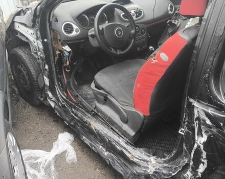 Черный Рено Клио, объемом двигателя 1.5 л и пробегом 340 тыс. км за 1750 $, фото 2 на Automoto.ua