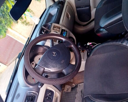 Черный Рено Клио, объемом двигателя 1.4 л и пробегом 210 тыс. км за 4500 $, фото 4 на Automoto.ua