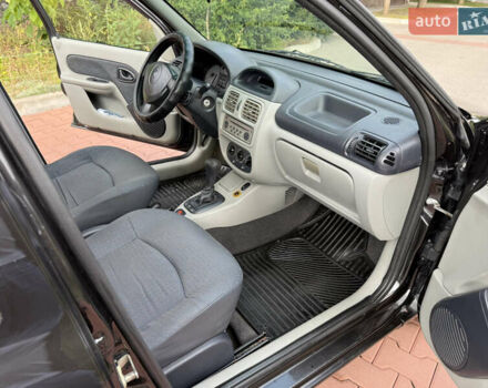 Черный Рено Клио, объемом двигателя 1.4 л и пробегом 210 тыс. км за 3999 $, фото 45 на Automoto.ua