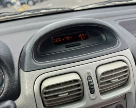 Черный Рено Клио, объемом двигателя 1.4 л и пробегом 210 тыс. км за 3999 $, фото 49 на Automoto.ua