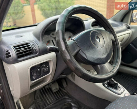 Черный Рено Клио, объемом двигателя 1.4 л и пробегом 210 тыс. км за 3999 $, фото 39 на Automoto.ua