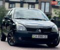 Черный Рено Клио, объемом двигателя 1.4 л и пробегом 210 тыс. км за 3999 $, фото 4 на Automoto.ua