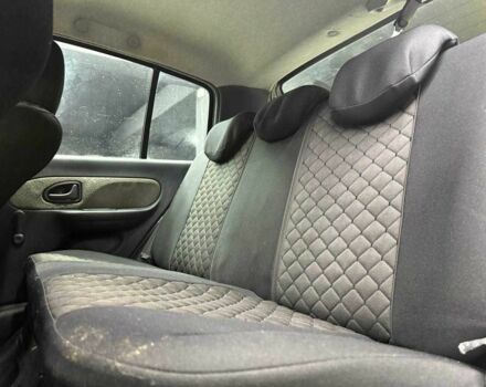 Черный Рено Клио, объемом двигателя 1.2 л и пробегом 212 тыс. км за 3700 $, фото 14 на Automoto.ua