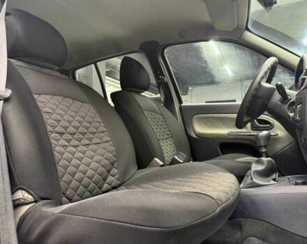 Черный Рено Клио, объемом двигателя 1.2 л и пробегом 212 тыс. км за 3700 $, фото 13 на Automoto.ua