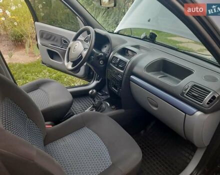 Черный Рено Клио, объемом двигателя 1.39 л и пробегом 173 тыс. км за 2999 $, фото 8 на Automoto.ua