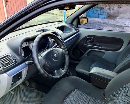 Черный Рено Клио, объемом двигателя 1.4 л и пробегом 300 тыс. км за 3200 $, фото 2 на Automoto.ua