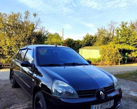 Черный Рено Клио, объемом двигателя 1.4 л и пробегом 300 тыс. км за 3200 $, фото 1 на Automoto.ua