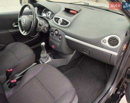 Черный Рено Клио, объемом двигателя 1.1 л и пробегом 222 тыс. км за 4699 $, фото 18 на Automoto.ua