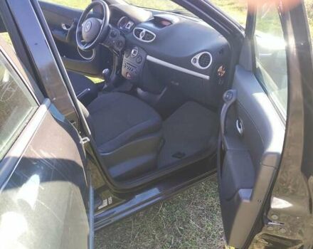 Черный Рено Клио, объемом двигателя 1.1 л и пробегом 220 тыс. км за 5000 $, фото 5 на Automoto.ua