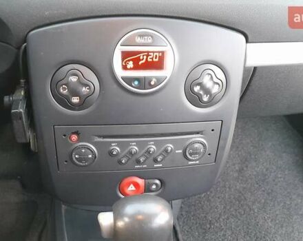 Чорний Рено Кліо, об'ємом двигуна 1.6 л та пробігом 218 тис. км за 5900 $, фото 12 на Automoto.ua