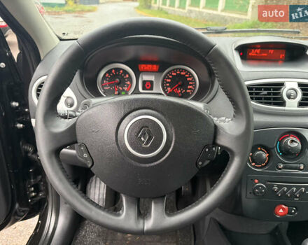 Чорний Рено Кліо, об'ємом двигуна 1.6 л та пробігом 191 тис. км за 5390 $, фото 30 на Automoto.ua