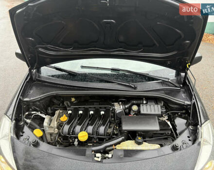 Чорний Рено Кліо, об'ємом двигуна 1.6 л та пробігом 191 тис. км за 5390 $, фото 24 на Automoto.ua