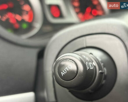 Чорний Рено Кліо, об'ємом двигуна 1.6 л та пробігом 191 тис. км за 5390 $, фото 22 на Automoto.ua