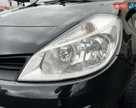 Рено Клио 2009 в Киеве на Automoto.ua Черный Рено Клио, объемом двигателя 1.6 л и пробегом 267 тыс. км за 5800 $, фото 3 на Automoto.ua